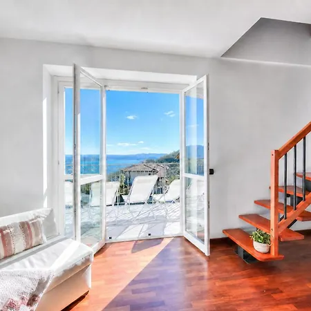 Penthouse The Magnifique View In - Happy Daire Stresa