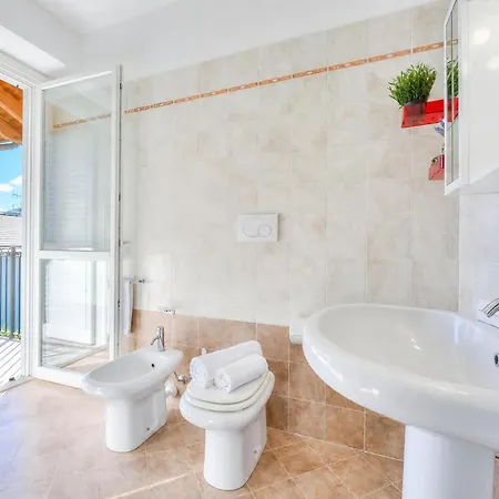 Penthouse The Magnifique View In - Happy Daire Stresa