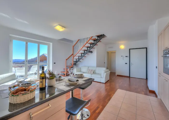 Apartamento Penthouse The Magnifique View - Happy Stresa